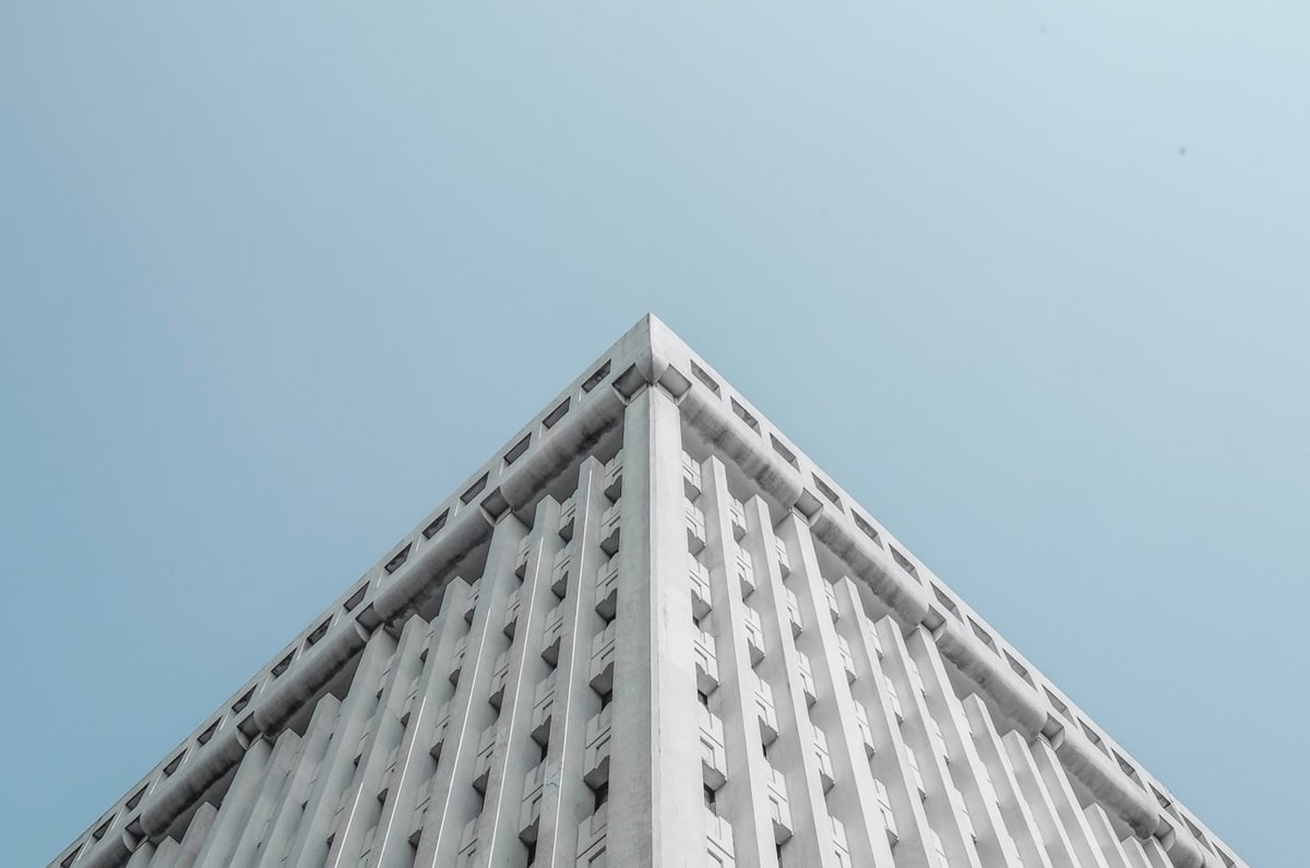 记者:德容和孔德今日被队友夹道欢迎,莱万将随队出战莱万特