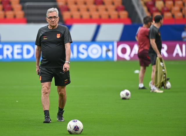 1750003211072082213.jpg (体育)(10)足球——世预赛:中国队举行新闻发布会并进行赛前训练XxjpseC007260_20250609_PEPFN0A001.jpg