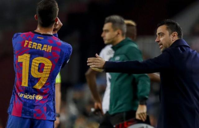 开云体育官方网址-西媒：哈维满意巴萨平局 赛后特意鼓励了两名球员